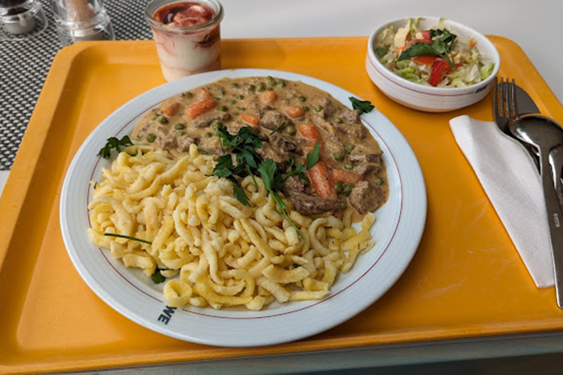 Cantina Chez Elsa – Geschnetzeltes vom Rind mit Spätzle